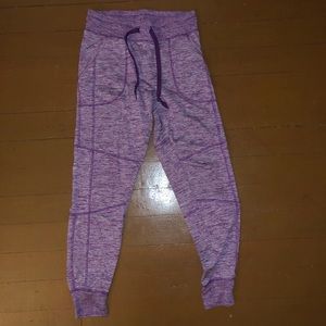 PURPLE STRETCHY SPORT LEGGINGS